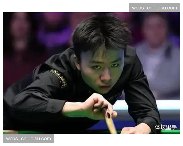 特写：替补奇兵！20岁小将首次登场即打入制胜球，赛后激动落泪